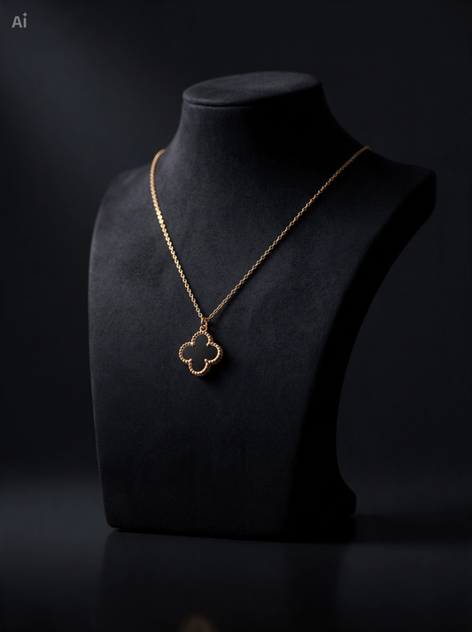 Gouden Zwarte Klaver Ketting ✨ (14K Goudlook)